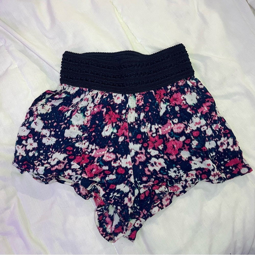 FLORAL HIGH WAISTED SHORTS
